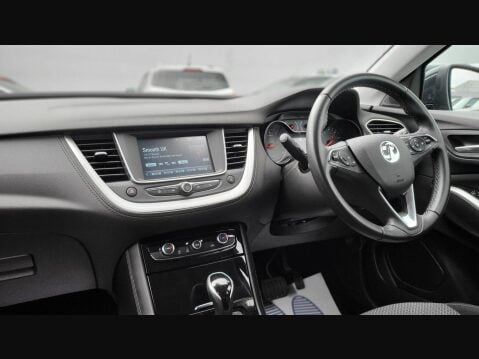 Vauxhall Grandland X SE PREMIUM 12