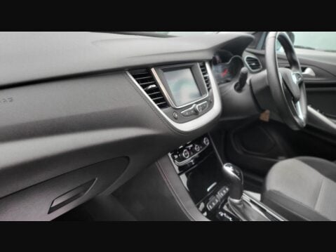 Vauxhall Grandland X SE PREMIUM 11
