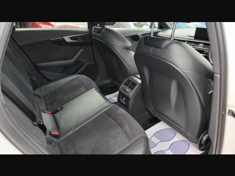 Audi A4 TFSI BLACK EDITION 19