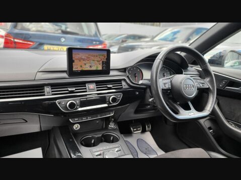 Audi A4 TFSI BLACK EDITION 11
