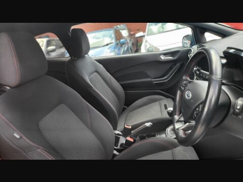 Ford Fiesta ST-LINE 13