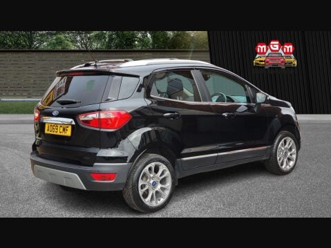 Ford Ecosport TITANIUM 9