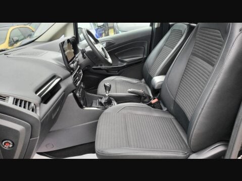 Ford Ecosport TITANIUM 26