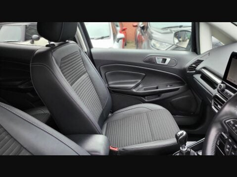 Ford Ecosport TITANIUM 28