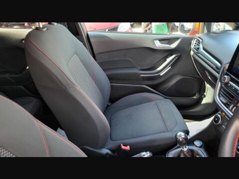 Ford Fiesta ST-LINE 19