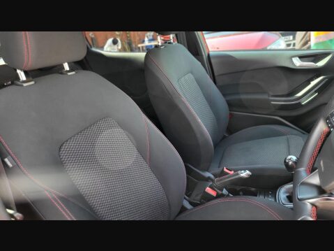 Ford Fiesta ST-LINE 18