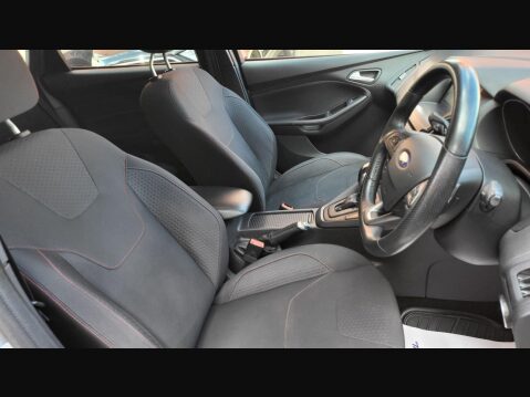 Ford Focus ST-LINE 16