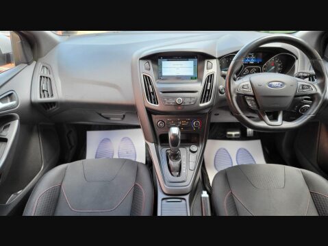 Ford Focus ST-LINE 2