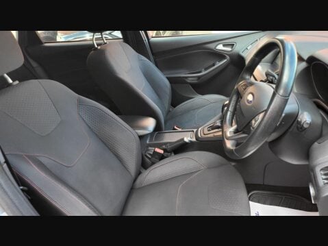 Ford Focus ST-LINE 16