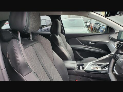 Peugeot 3008 PURETECH S/S ALLURE PREMIUM 19