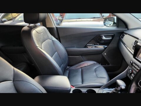 Kia Niro 3 14