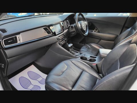 Kia Niro 3 30