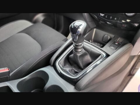 Nissan Qashqai N-CONNECTA DIG-T 13