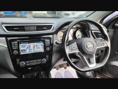 Nissan Qashqai N-CONNECTA DIG-T 12