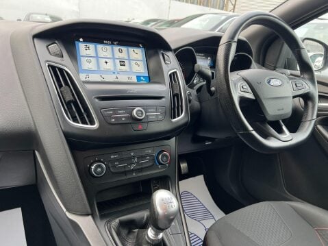 Ford Focus ST-LINE 12