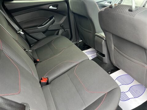 Ford Focus ST-LINE 16