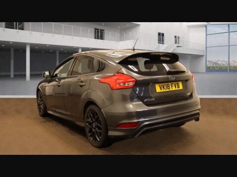 Ford Focus ST-LINE 2