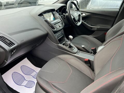 Ford Focus ST-LINE 2