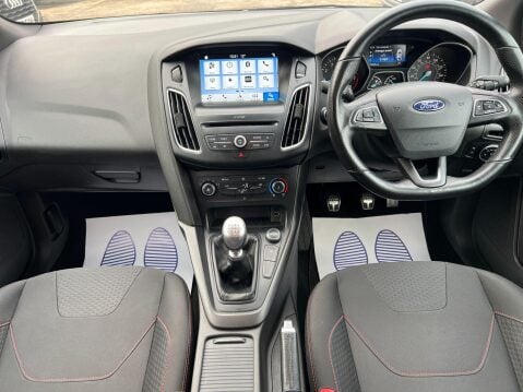 Ford Focus ST-LINE 4