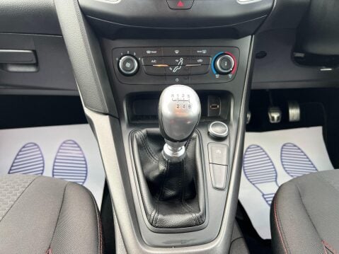 Ford Focus ST-LINE 13