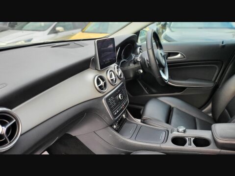 Mercedes-Benz GLA GLA 220 D 4MATIC SPORT PREMIUM 8