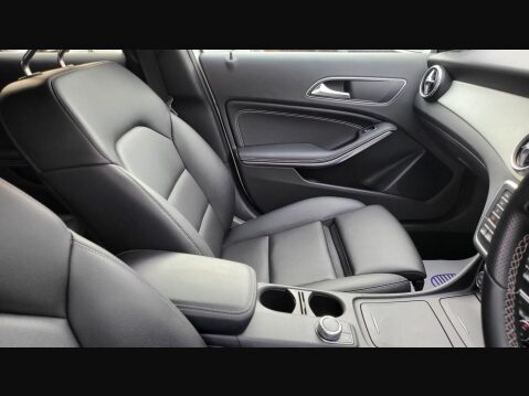 Mercedes-Benz GLA GLA 220 D 4MATIC SPORT PREMIUM 31