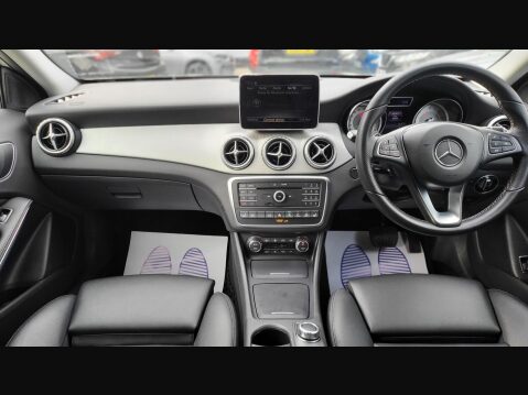 Mercedes-Benz GLA GLA 220 D 4MATIC SPORT PREMIUM 2