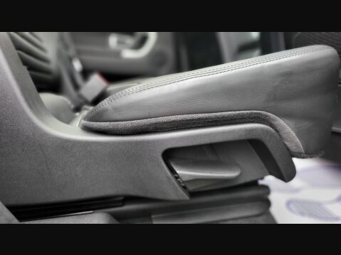 Land Rover Discovery Sport TD4 HSE DYNAMIC LUX 24