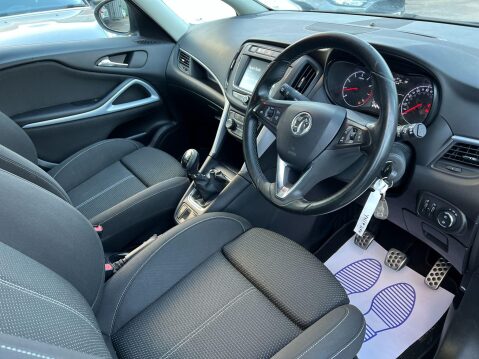 Vauxhall Zafira SRI 4