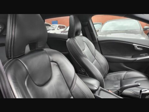 Volvo V40 T3 R-DESIGN PRO 18