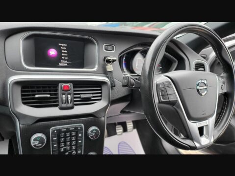 Volvo V40 T3 R-DESIGN PRO 16