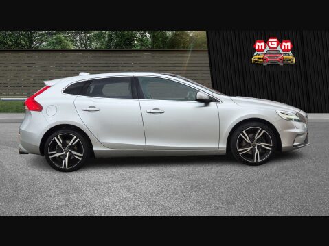 Volvo V40 T3 R-DESIGN PRO 9