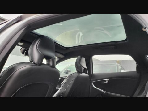 Volvo V40 T3 R-DESIGN PRO 2