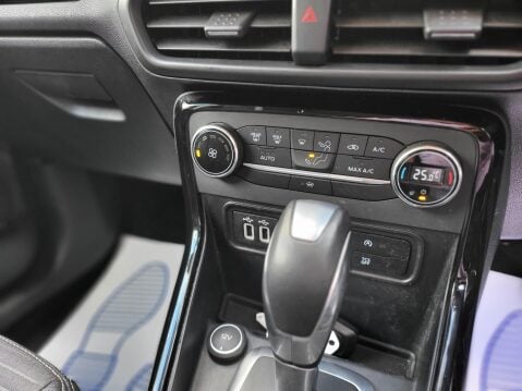 Ford Ecosport TITANIUM 13