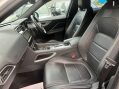 Jaguar F-Pace R-SPORT AWD 31