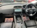 Jaguar F-Pace R-SPORT AWD 11