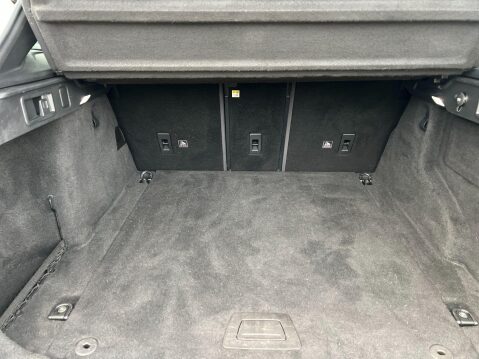 Jaguar F-Pace R-SPORT AWD 29