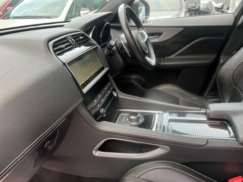 Jaguar F-Pace R-SPORT AWD 10