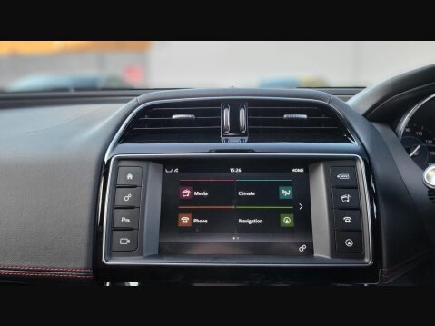 Jaguar XE D R-SPORT AWD 20