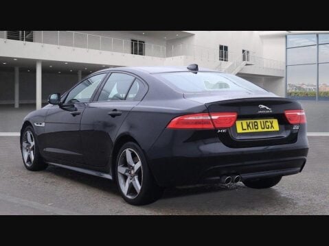 Jaguar XE D R-SPORT AWD 2