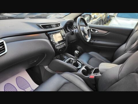 Nissan Qashqai DIG-T TEKNA 10