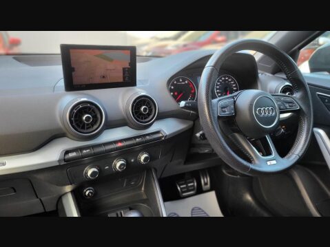 Audi Q2 TFSI S LINE 12