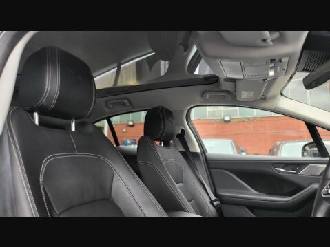 Jaguar I-Pace SE 16