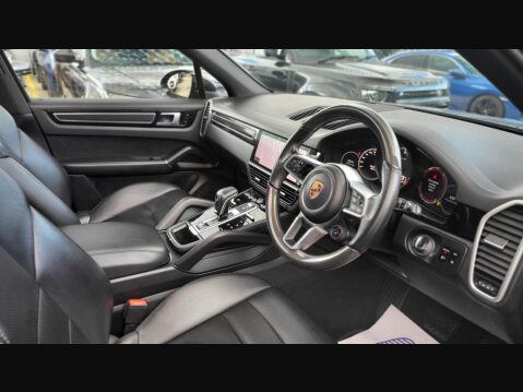 Porsche Cayenne V6 12