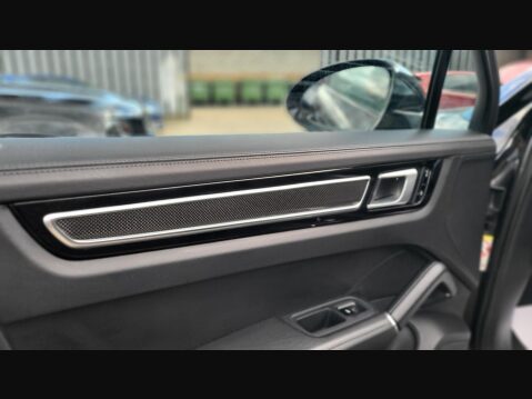 Porsche Cayenne V6 31