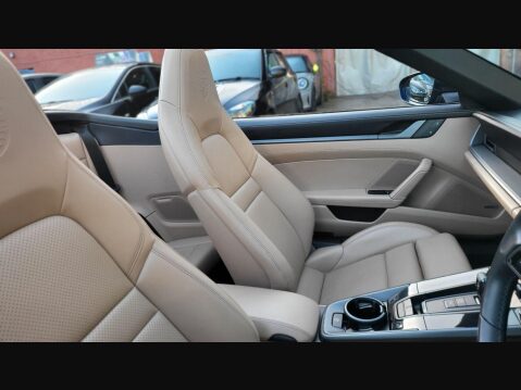 Porsche 911 CARRERA 4S 46