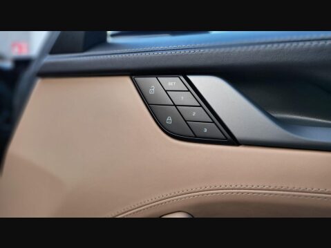 Porsche 911 CARRERA 4S 30