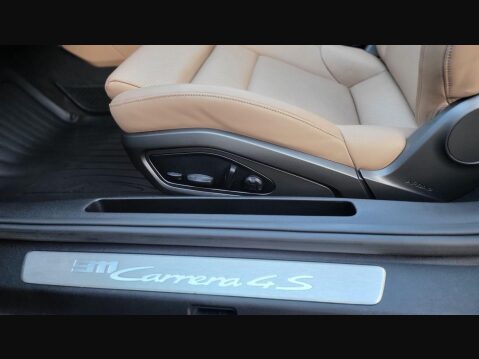 Porsche 911 CARRERA 4S 28