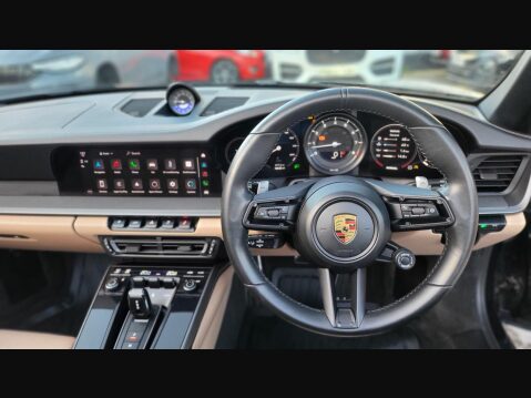 Porsche 911 CARRERA 4S 43