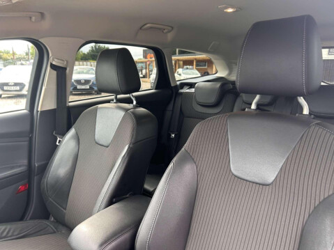 Ford Focus TITANIUM X 28